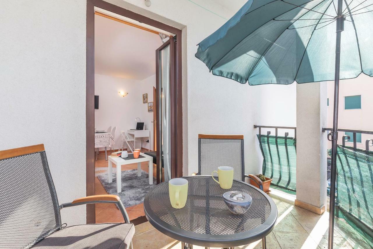 Apartment Sara ロヴィニ エクステリア 写真